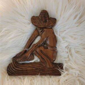 🆕️🪵Vintage Carved Wood Lady Washing - Wall Hanging 9 X 9-1/4"